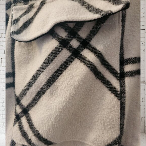 Altar’d State Plaid Shacket – Women’s Medium - Picture 2 of 11